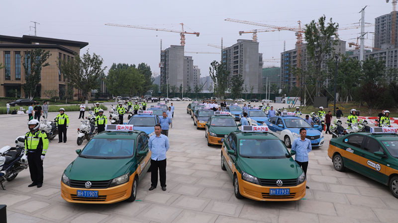 黨徽映綠 情護高考&mdash;&mdash;濟寧華都連續六年護航高考路